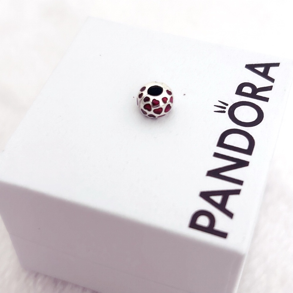 PANDORA Hearts Round Clip Charm w/box - Picture 4 of 7